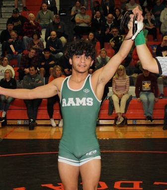 All-Metro boys wrestler of the year: Mascoutah's Santino Robinson closed  high school career with dominant, unbeaten season