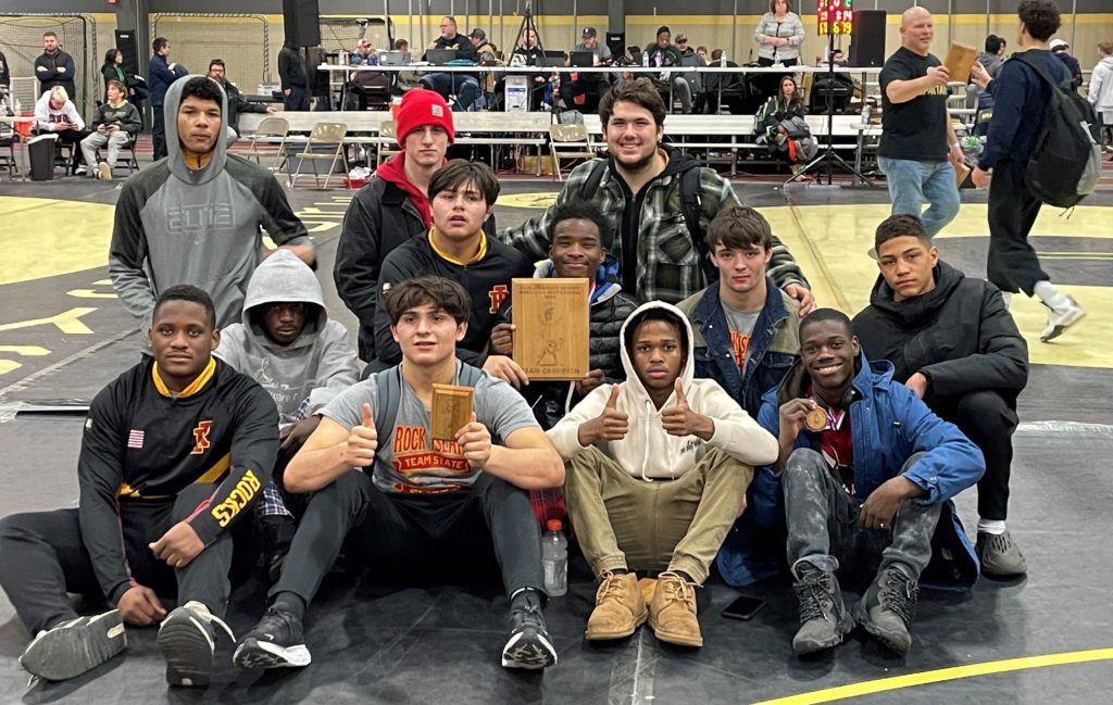 Mukwonago wrestling wins Stech Invite in dominant fashion