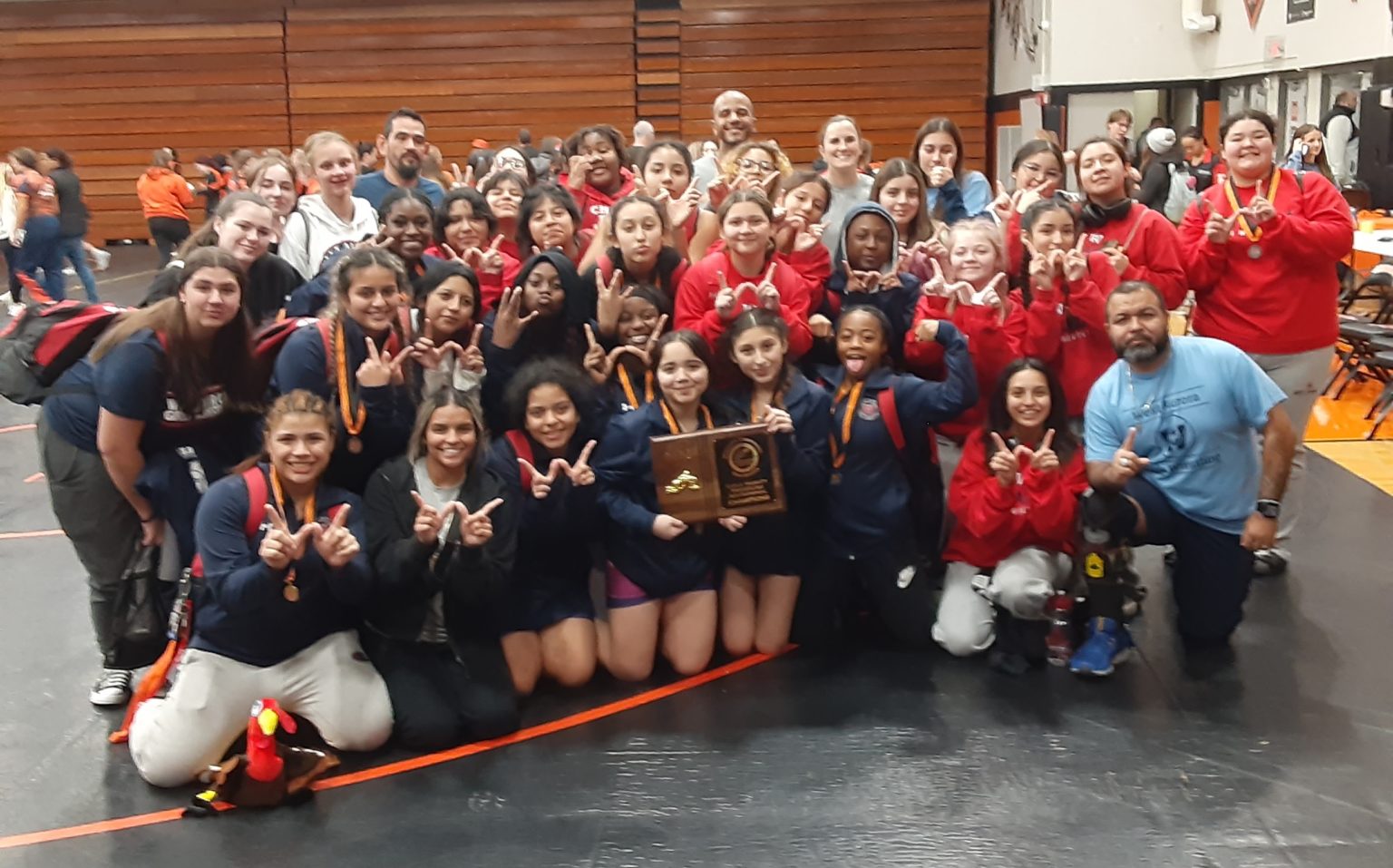 west-aurora-wins-title-at-minooka-thanksgiving-throwdown-illinois